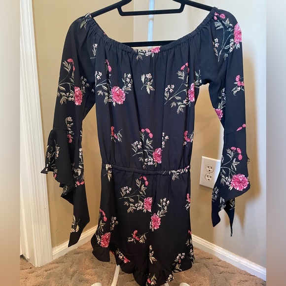 New Floral Romper - Picture 2 of 5